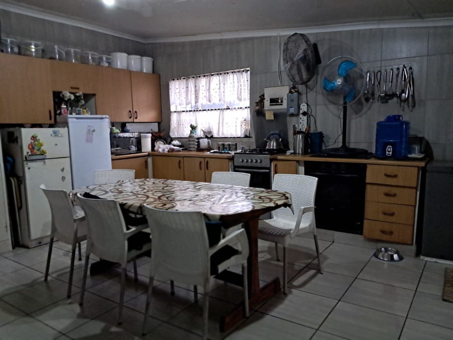2 Bedroom Property for Sale in Oos Einde North West